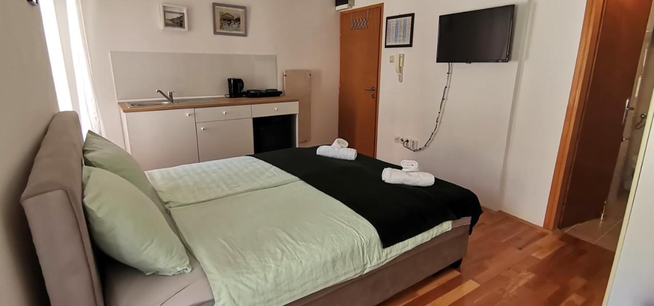 Studio Apartment L&G 로비니 외부 사진